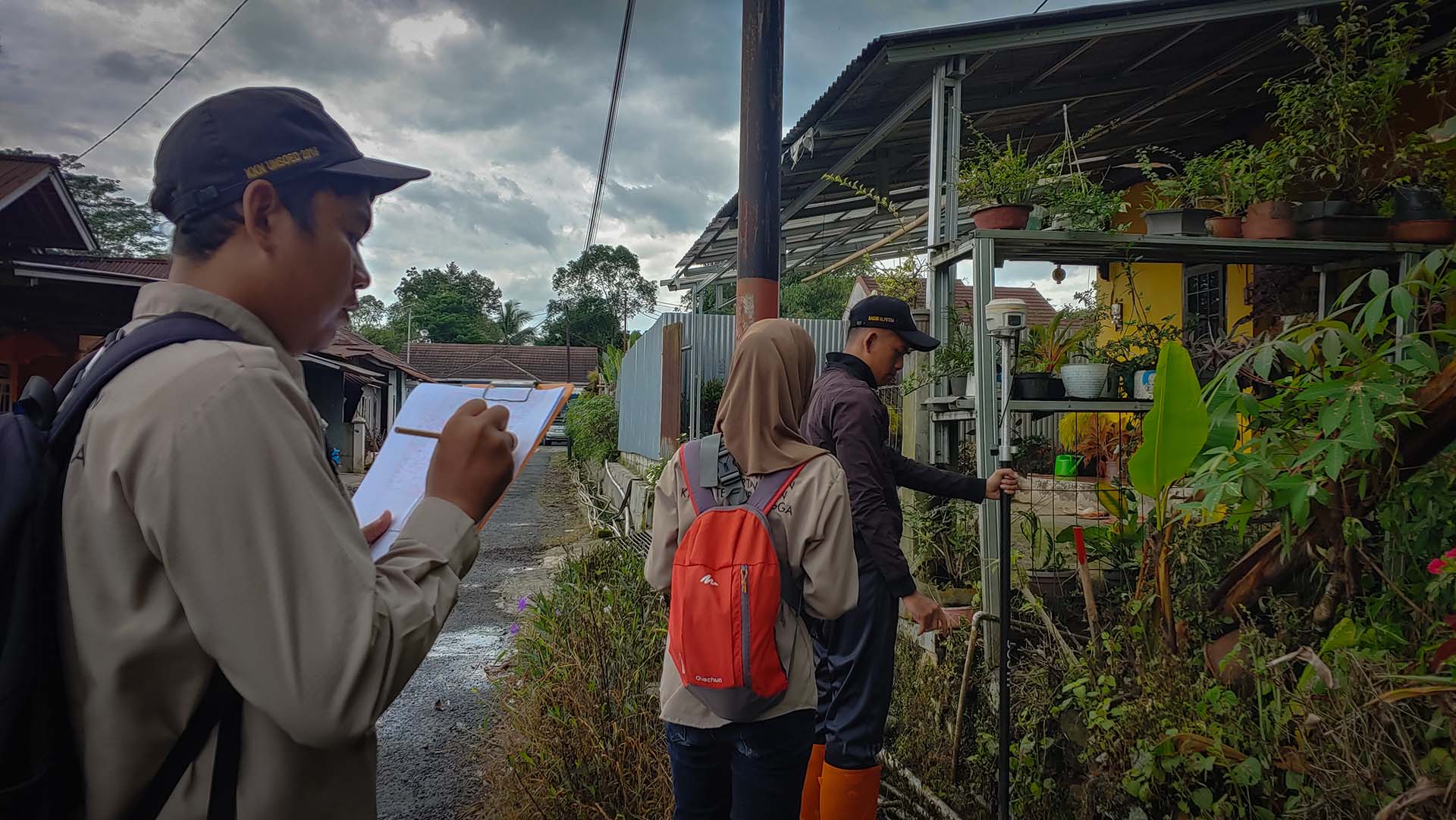 Tim Ukur BPN Purbalingga melaksanakan pengukuran bidang tanah di desa Dagan
