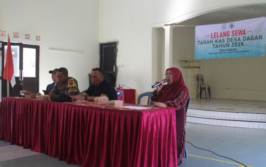 Pembukaan lelang tanah kas desa Dagan tahun 2025.