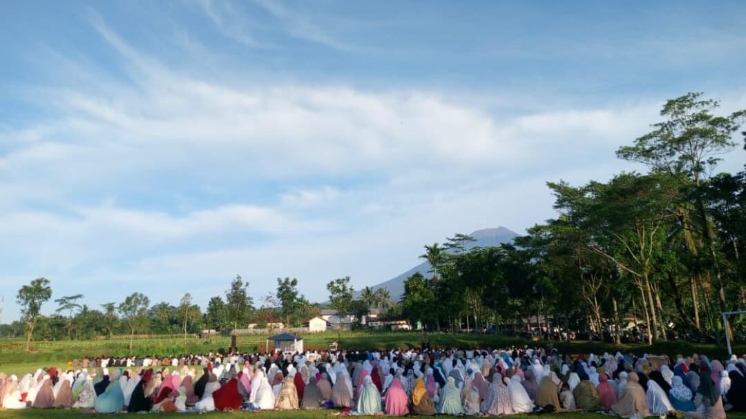 SHalat Idul Adha di Lapangan Manunggal V Desa Dagan